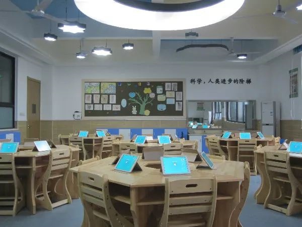 杭州西湖區第二批14個(gè)“未來(lái)教室”建成