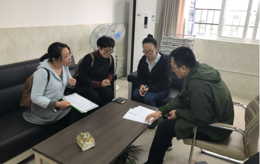 魚(yú)峰區區科技局到德潤小學(xué)調研青少年創(chuàng  )客空間建設情況