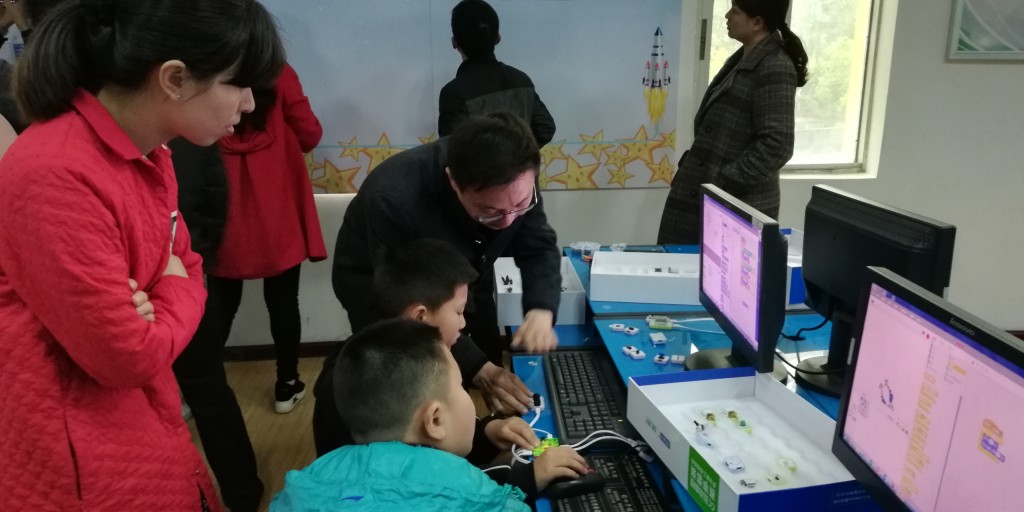 廣水實(shí)驗小學(xué)舉辦創(chuàng  )客空間暨互動(dòng)編程作品創(chuàng  )作開(kāi)放日活動(dòng)